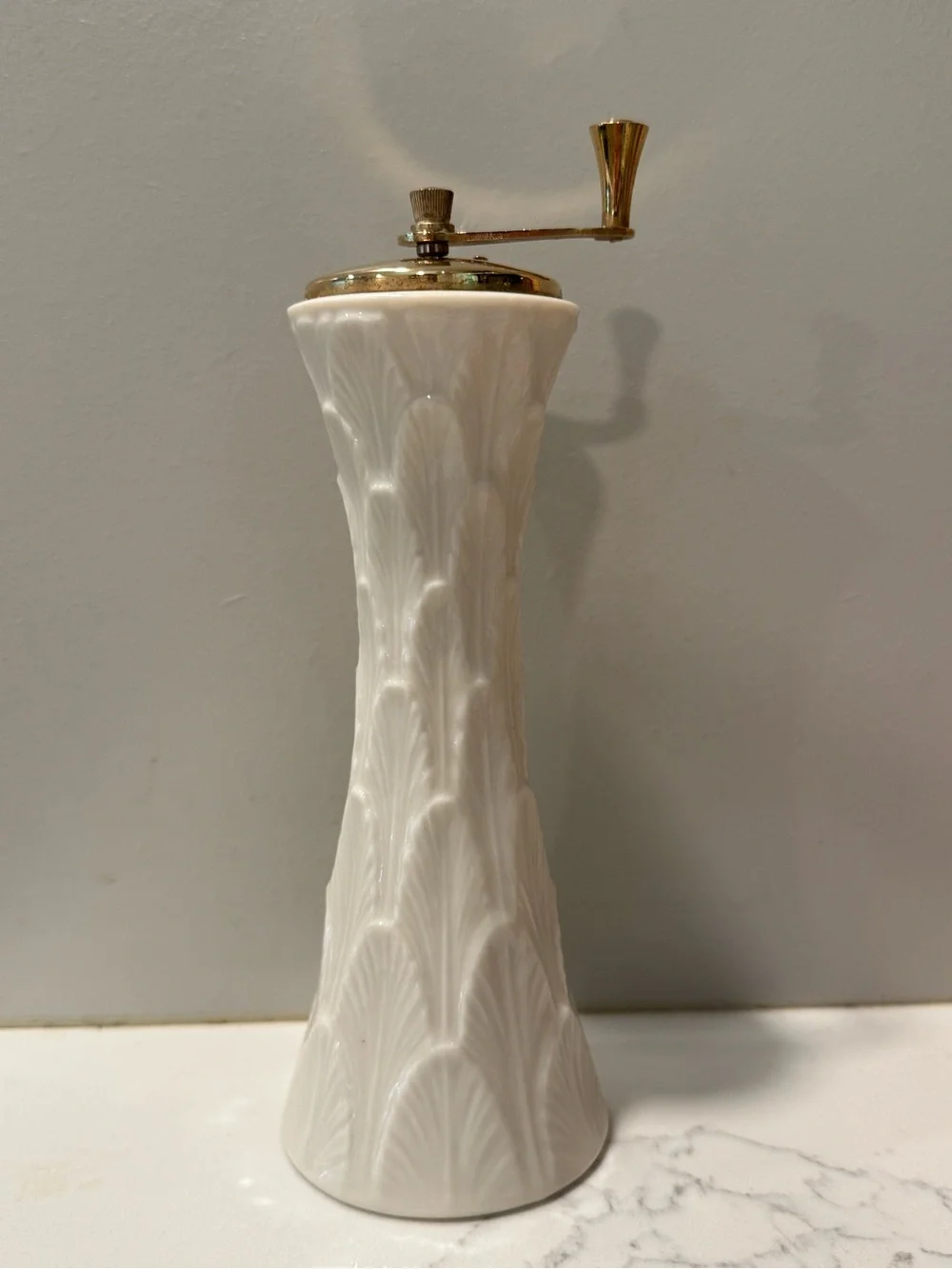 Lenox Glenwood 7” Cream and Gold Pepper Mill